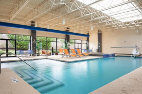 Holiday Inn and Suites Charleston West by IHG
